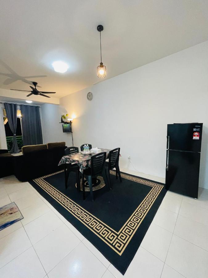 Apartment Fr Residensi 2 Wakaf Che Yeh,