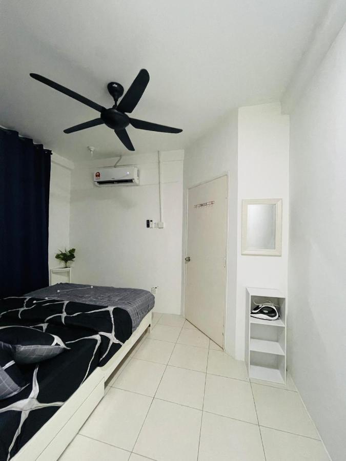 Apartment Fr Residensi 2 Wakaf Che Yeh, *